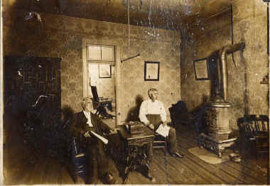 TWO_DOCS.jpg (543067 bytes)